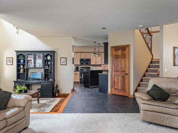 2nd image of 905 Kernan Ave