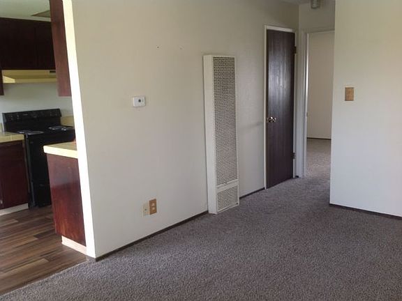 2nd image of 1951 Scarborough Dr APT 4