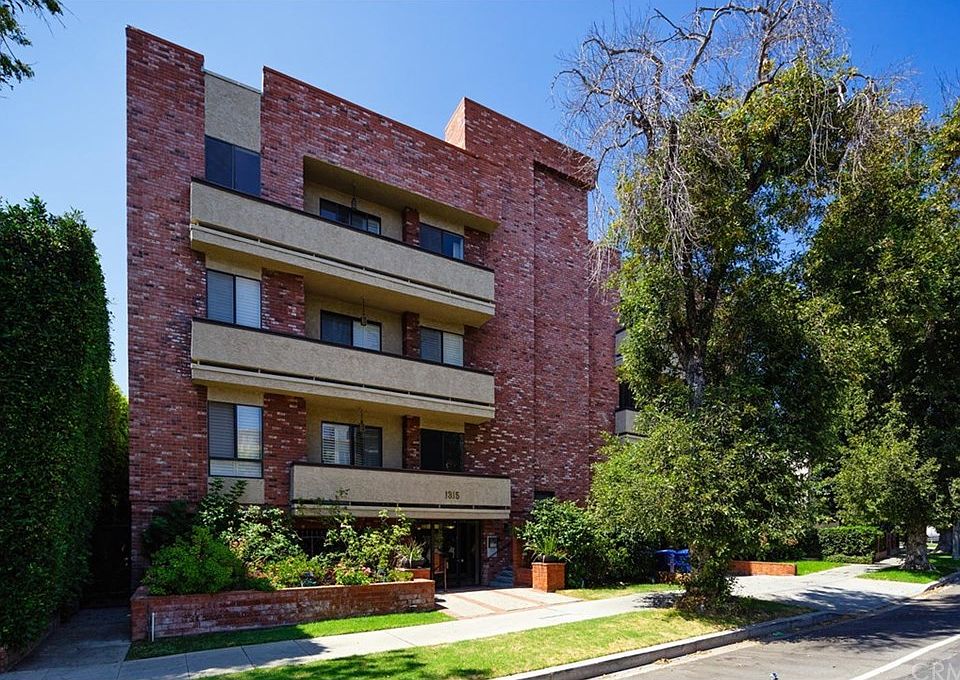 1st image of 1315 Roxbury Dr APT 303