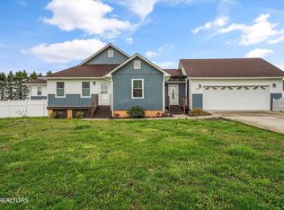 222 Wind Chase Dr, Madisonville, TN 37354