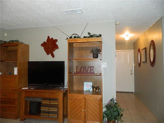 4th image of 1770 Continental Dr