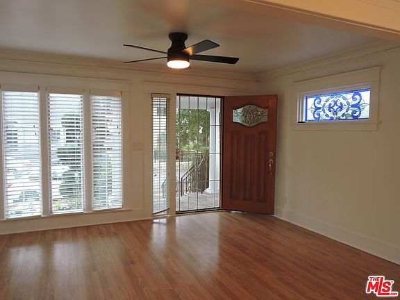 4th image of 559 N Windsor Blvd