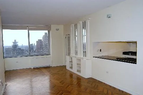 Sold by Citi Habitats | media 30