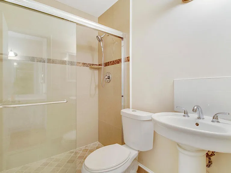 2730 SW 13th St #203 — Photo 13