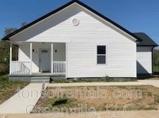 24 Peachtree St, Clinton, SC 29325