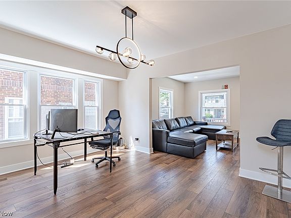 4th image of 3297 W 127th St