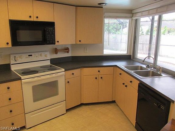 4th image of 5928 Untermeyer Ct