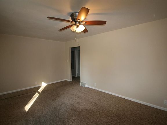 3rd image of 56598 Crescent Dr