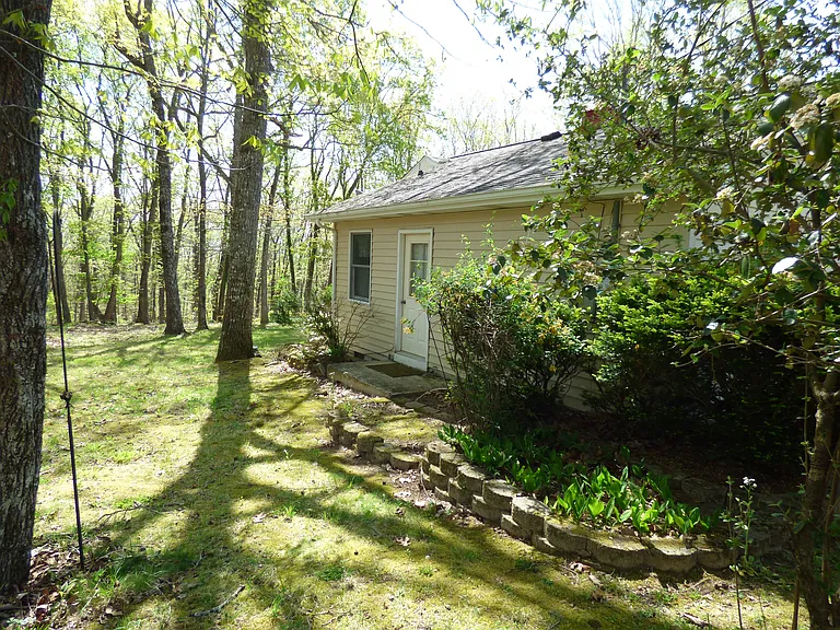 234 Amherst Ln — Photo 12