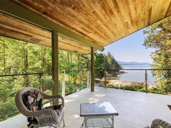 212 Sunset Dr, Saltspring Island, BC V8K 1L4