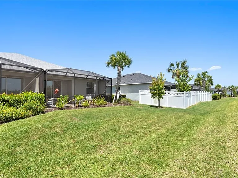 17829 Woodland Ct — Photo 25