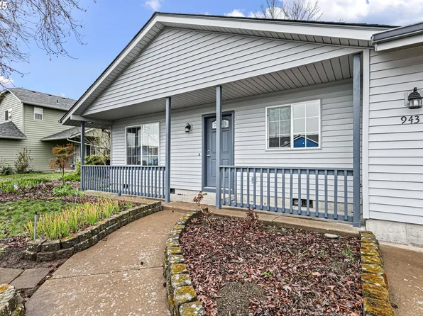 943 Smith St, Harrisburg, OR 97446