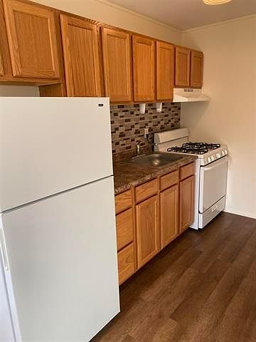 1st image of 425 Madison Ave APT 13