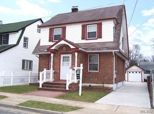 14 Davison Ave, Lynbrook, NY 11563