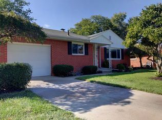 520 Brynhaven Dr, Oregon, OH 43616