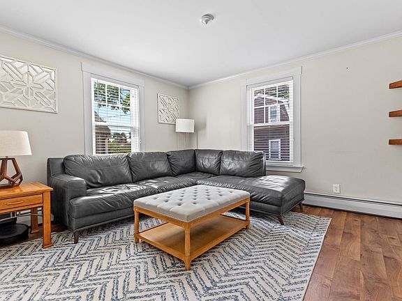4th image of 39 Turner St Unit 2