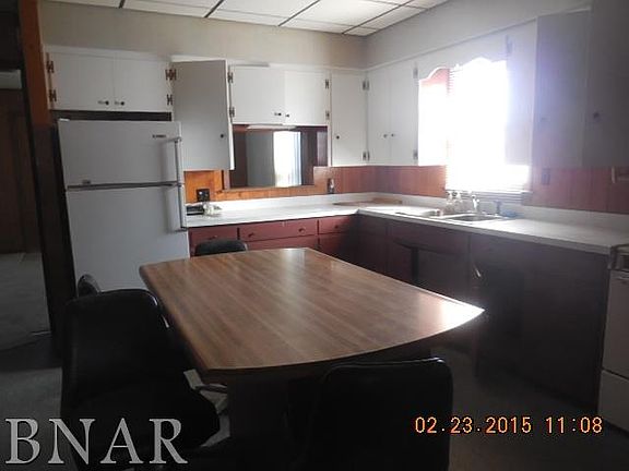 3rd image of 610 W Cleary St