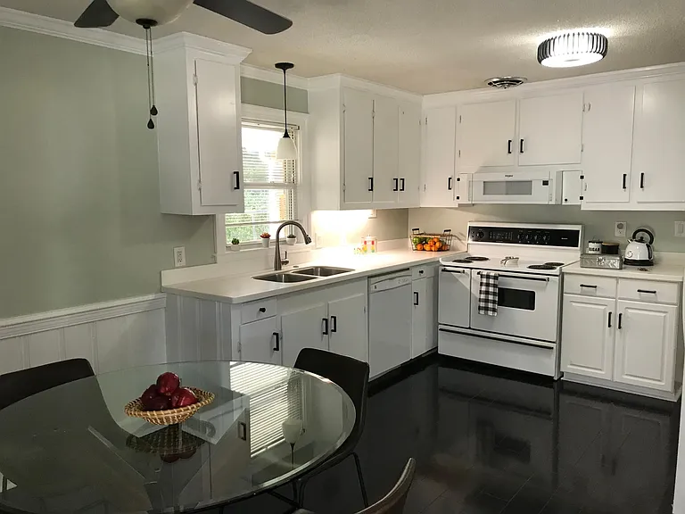 2702 Crockett Dr — Photo 7