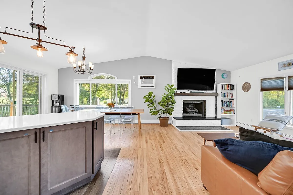 3 bed, 1980 sqft, $4,000 — Photo 4