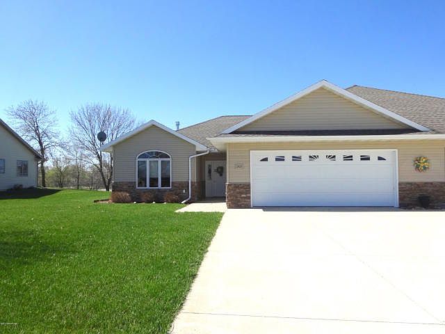 1st image of 2923 Campus Dr
