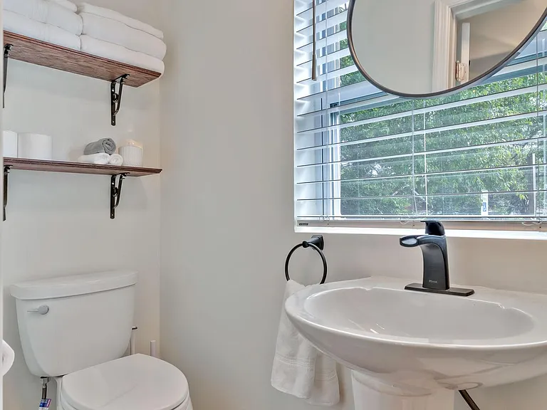 209 Campus Dr — Photo 11