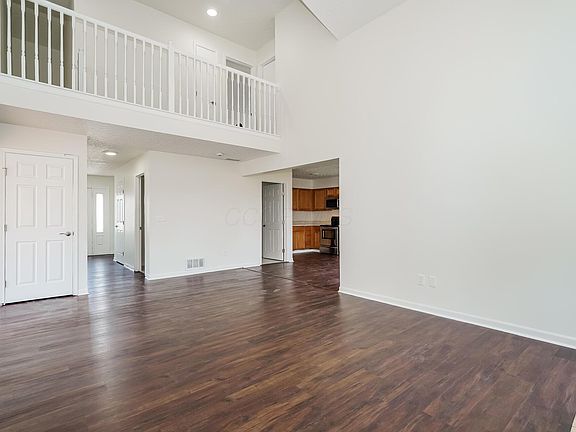 5th image of 392 Old Ivory Ct