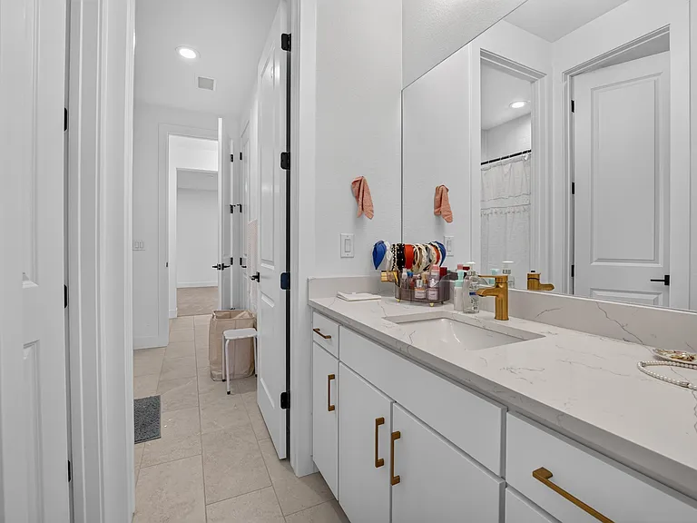 5868 Santa Cruz Point — Photo 53