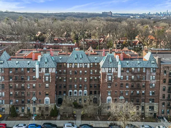 77-20 Austin St 5F, Forest Hills, NY 11375