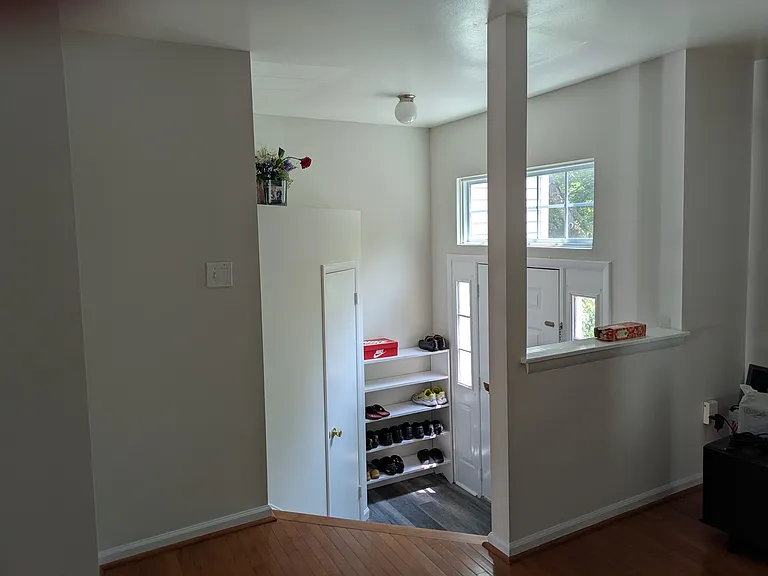 8121 Crabapple Ln — Photo 2