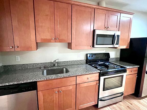 3rd image of 3500 Grove Ave APT 11