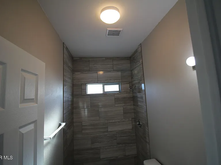 517 Val Verde St #B — Photo 19