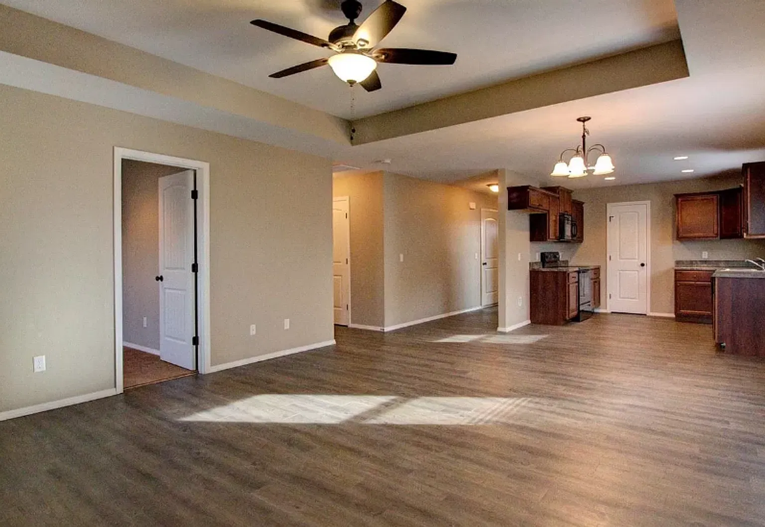 4 Bedroom Rental in Springfield MO — Photo 3