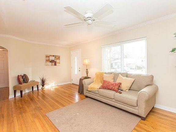 3rd image of 2524 18th St N
