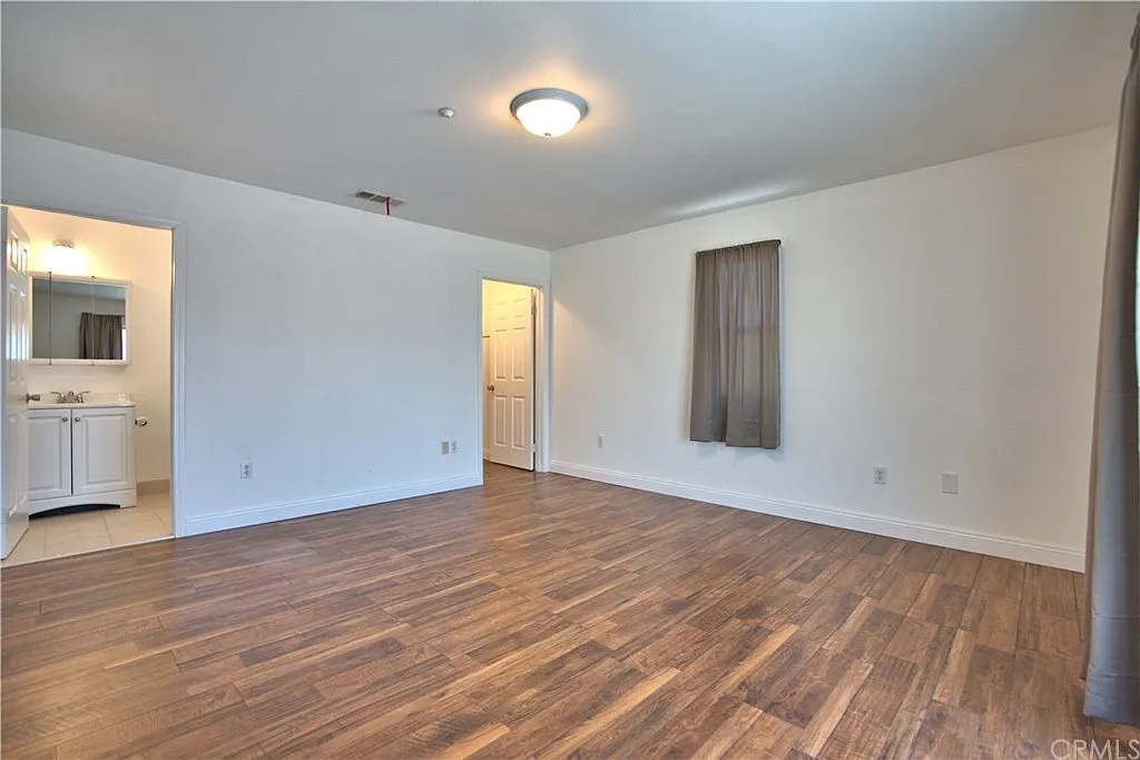 3 bed, 1422 sqft, $3,300 — Photo 3