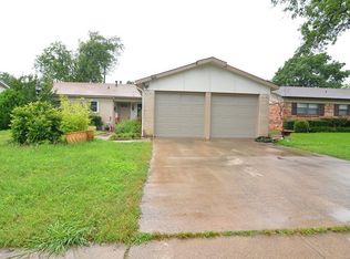 709 Forest Ridge Dr, Garland, TX 75042