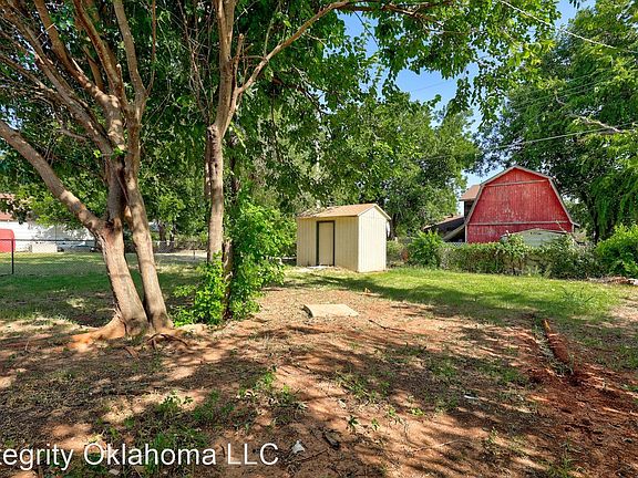 5th image of 4515 SE 28th St