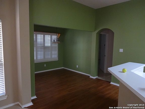 4th image of 205 Nandina Ct