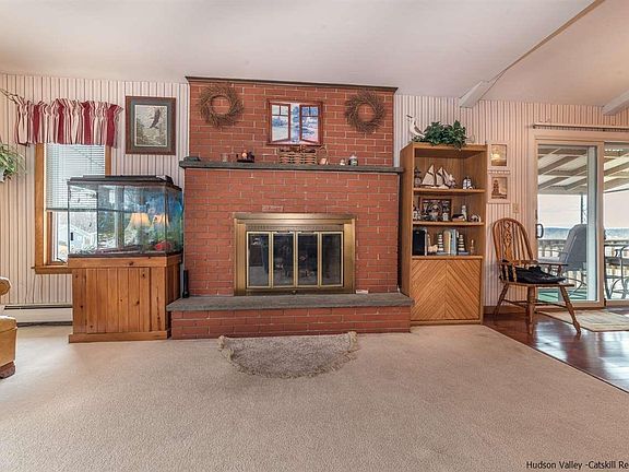 3rd image of 79 Latham Cir