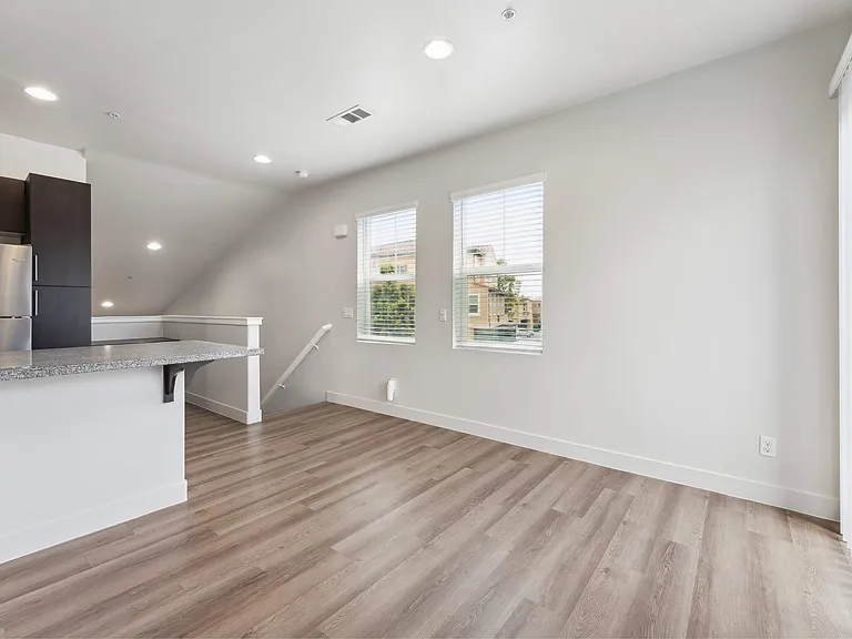 Casa Lago Eastlake — Photo 13