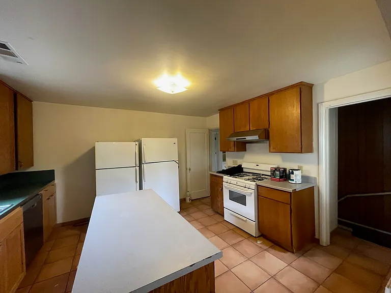 2376 Lk Wood Blvd — Photo 3