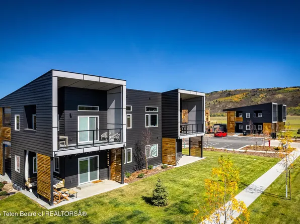 138 Larkspur Ave #404, Victor, ID 83455