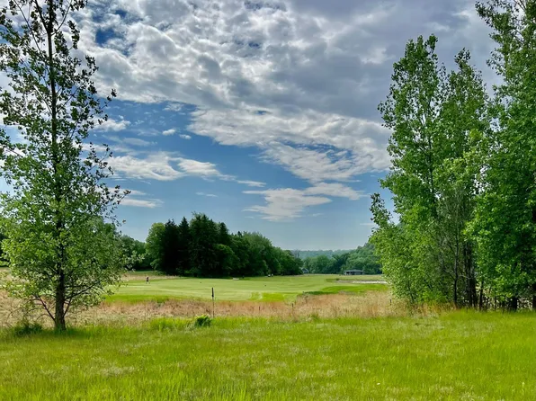 508 Cottonwood Cir, Lake City, MN 55041