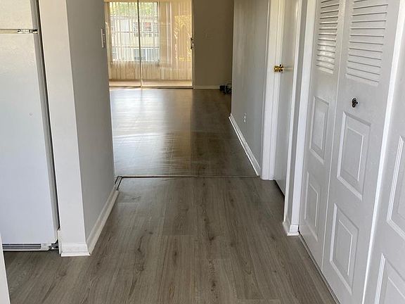 5th image of 19 Abbey Lane #206