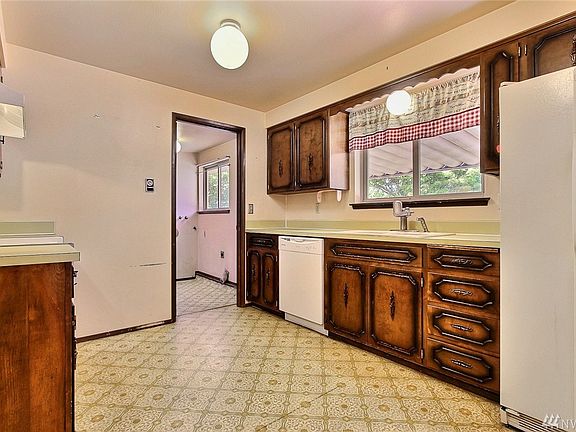 4th image of 17220 5th Avenue Ct E