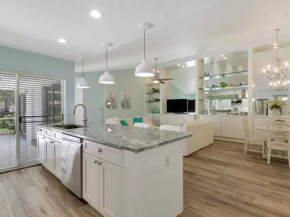 5802 Red Oak Court, Palm Beach Gardens, FL 33410