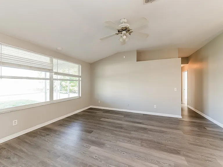 6109 63rd Ave E — Photo 5