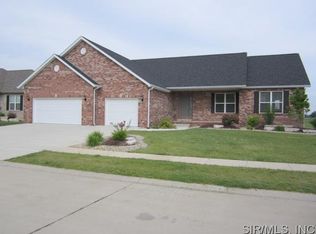 129 Gabrielle Cir, Bethalto, IL 62010