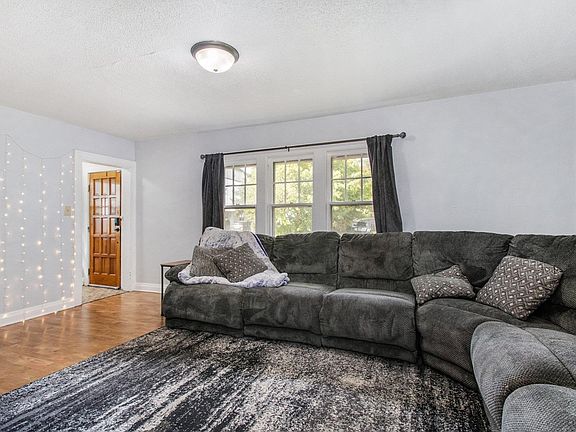 4th image of 3010 Greene St