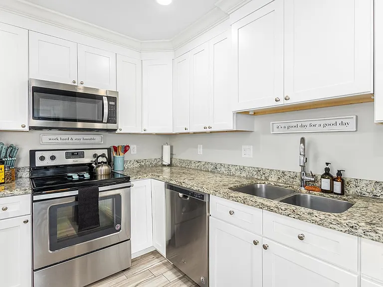 8511 E Roanoke Ave — Photo 23