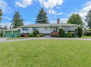 3785 Raymond St S, Saanich, BC V8Z 4K2